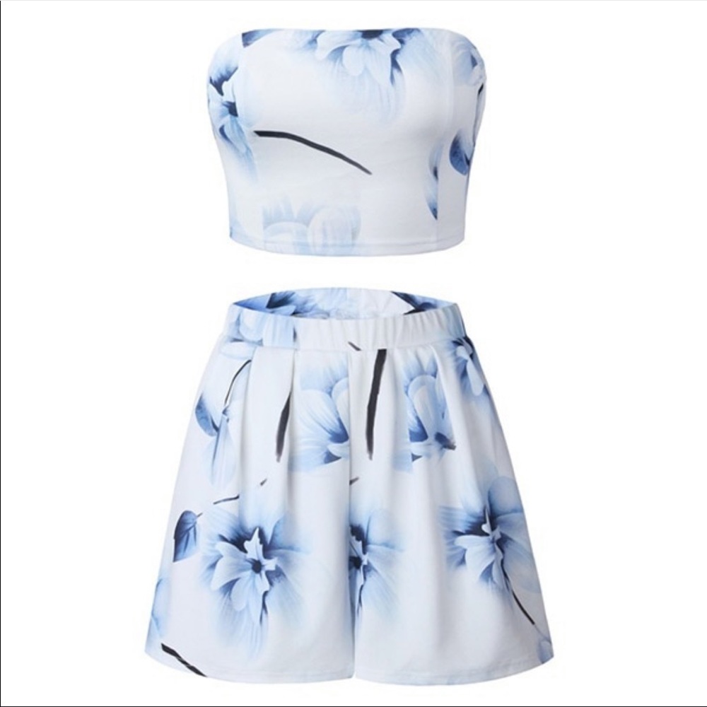 2 Piece Shorts & Strapless Crop Top Summer Chic - Picture 4 of 5